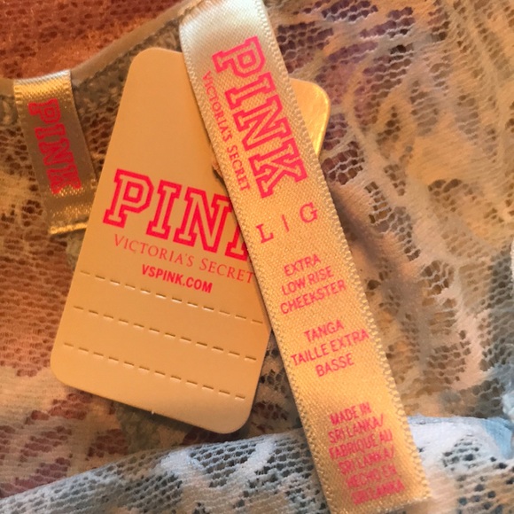 VS Pink - Picture 2 of 3